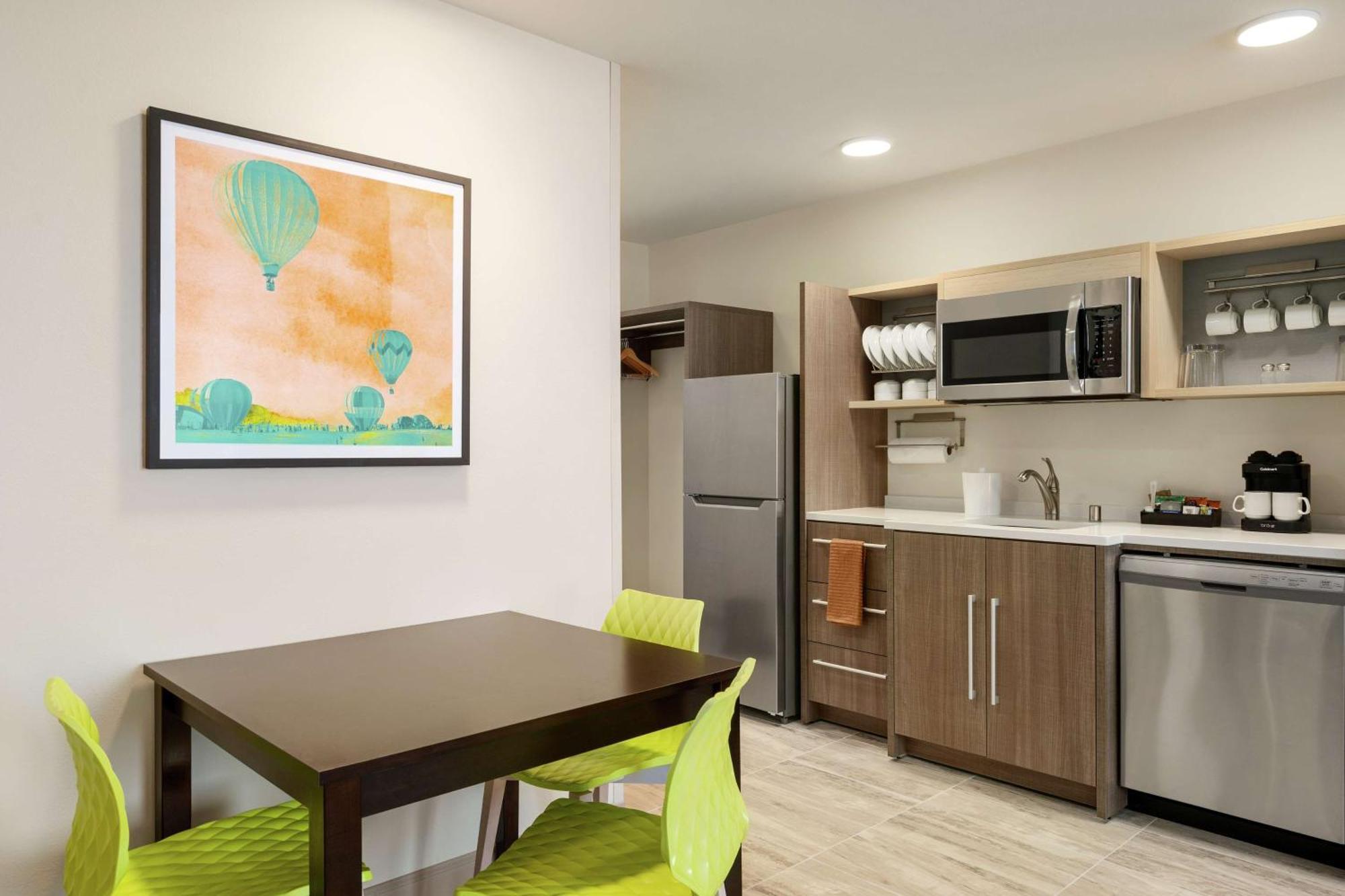 Home2 By Hilton White Sands 3*